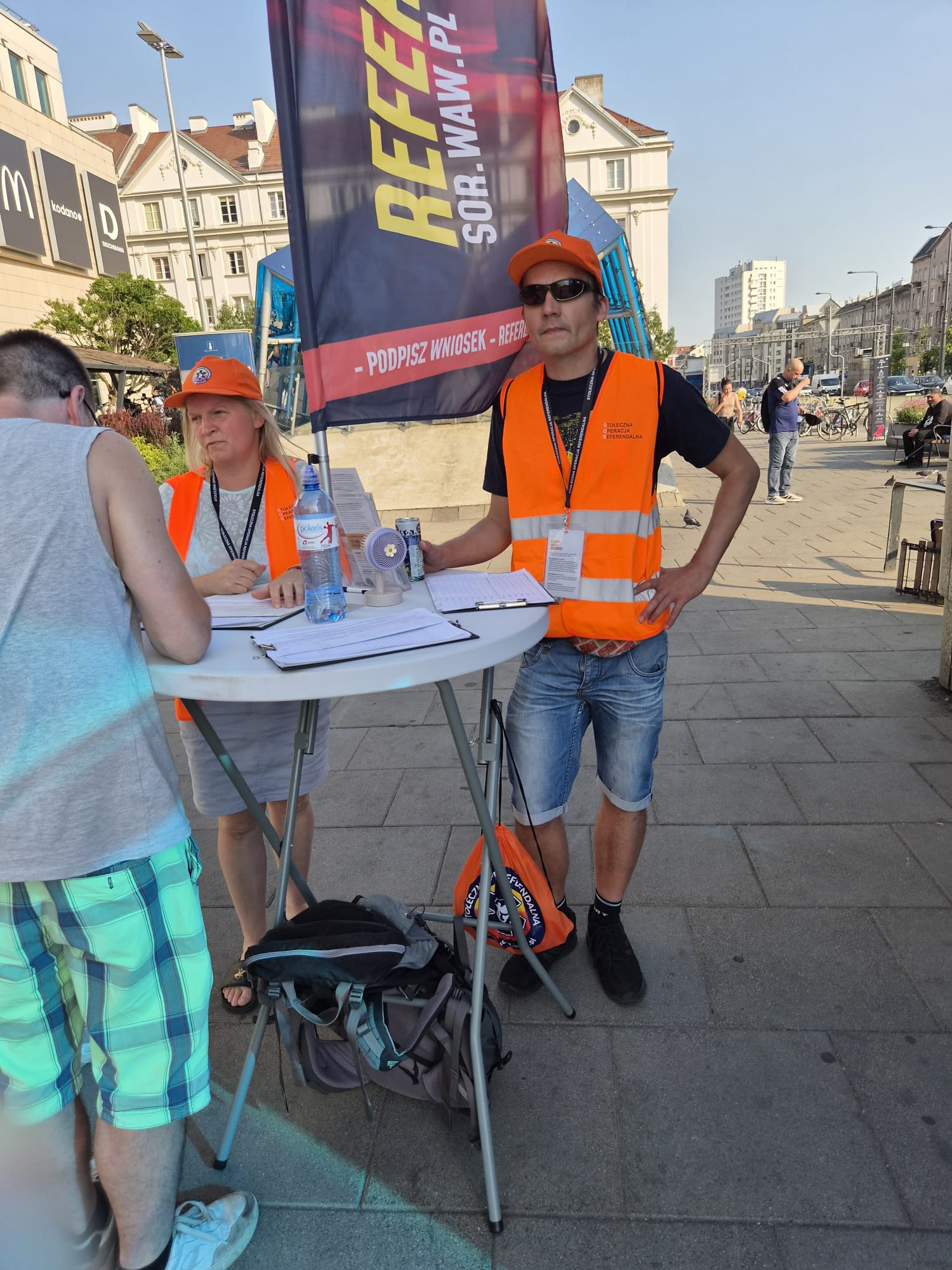 Zbiórka podpisów — Stołeczna Operacja Referendalna