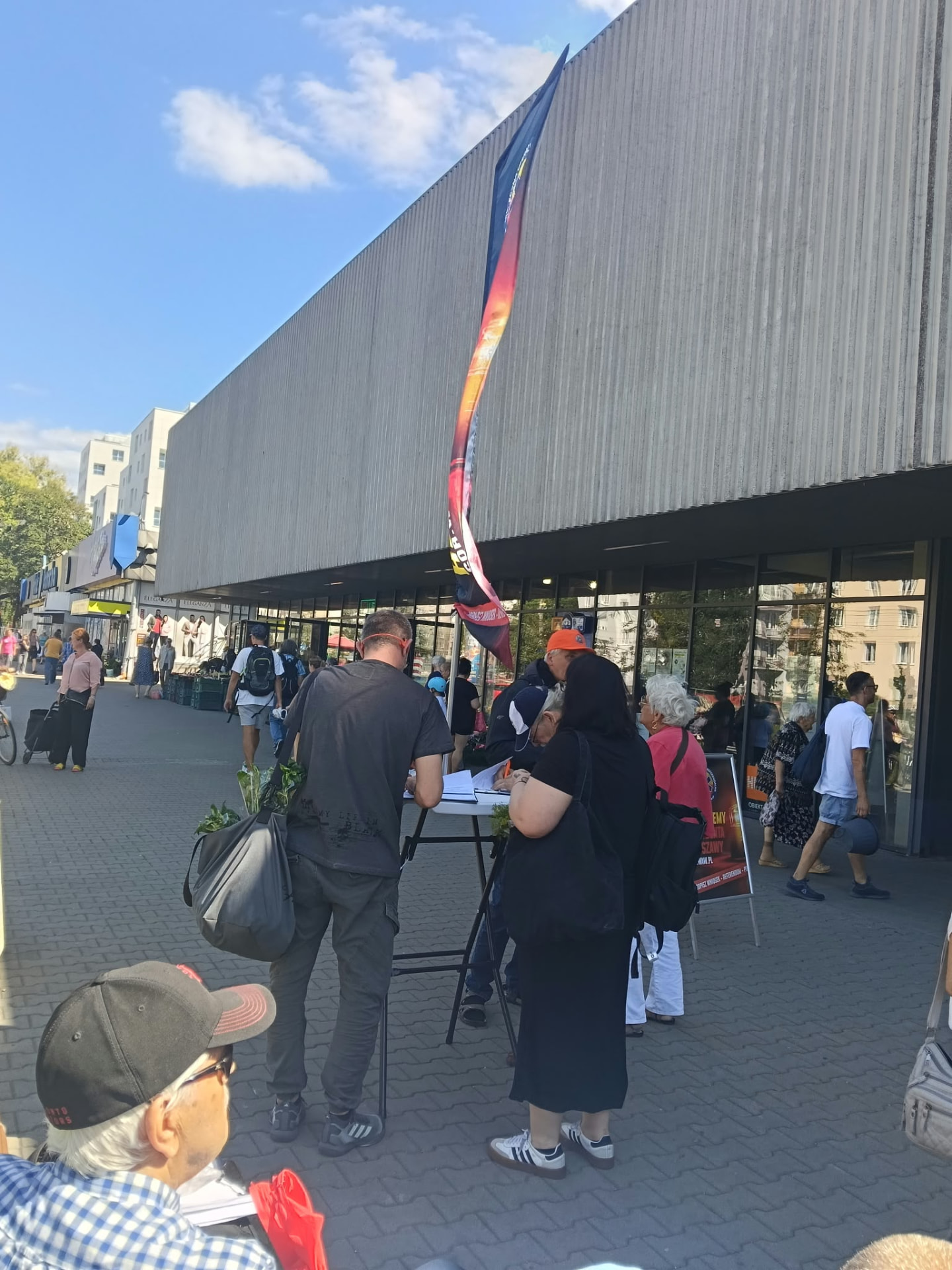 Zbiórka podpisów — Stołeczna Operacja Referendalna