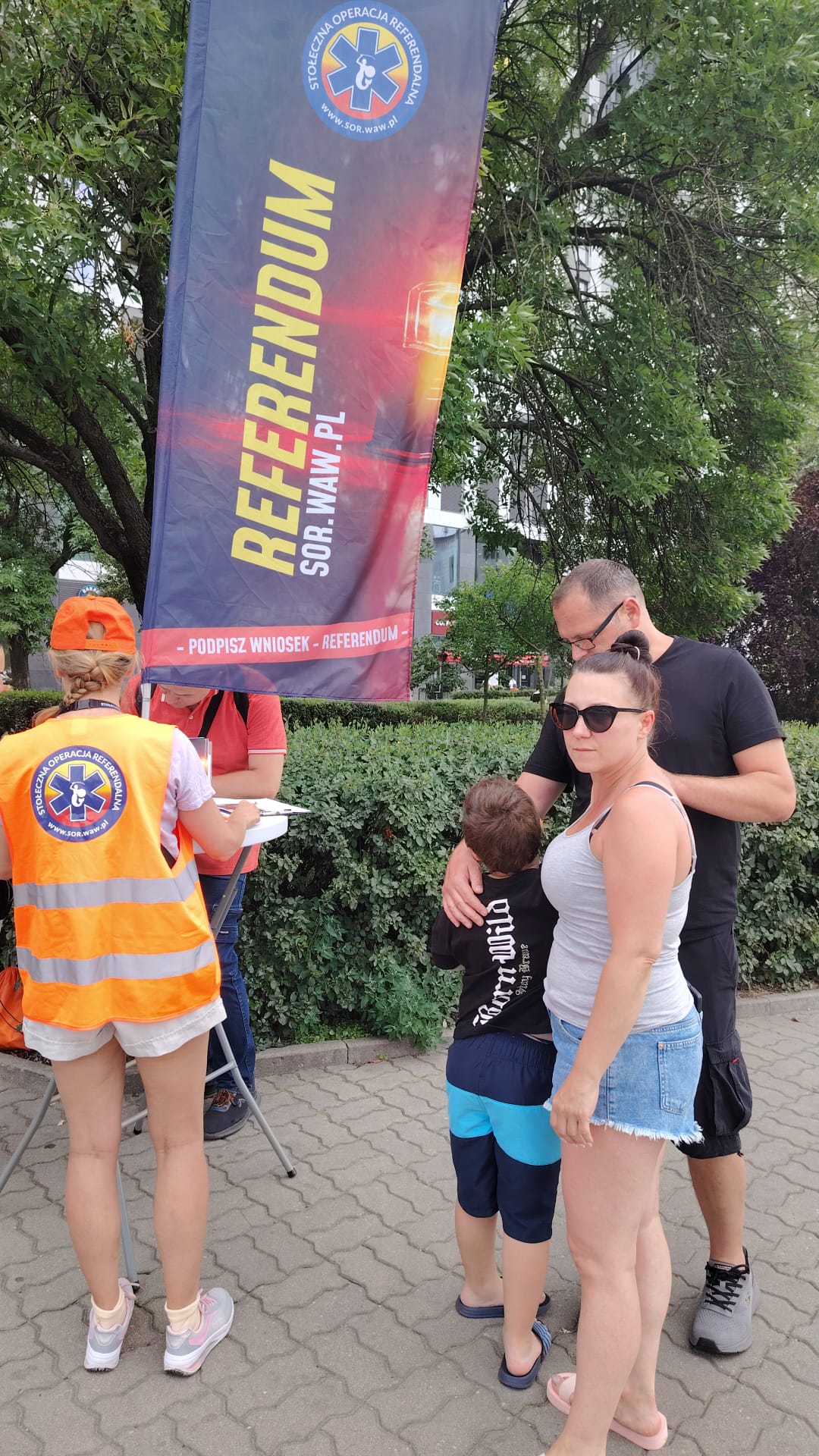 Zbiórka podpisów — Stołeczna Operacja Referendalna