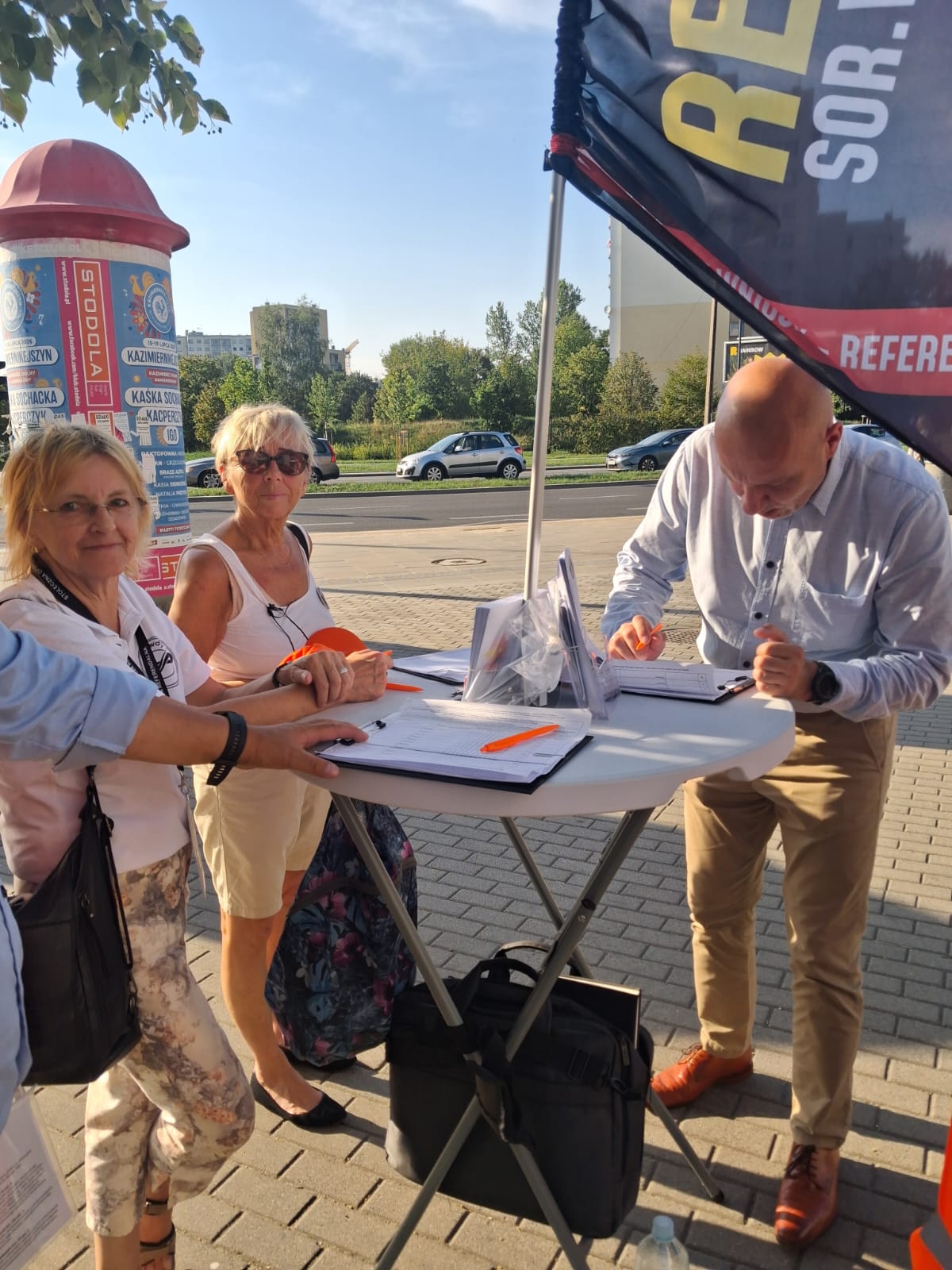 Zbiórka podpisów — Stołeczna Operacja Referendalna