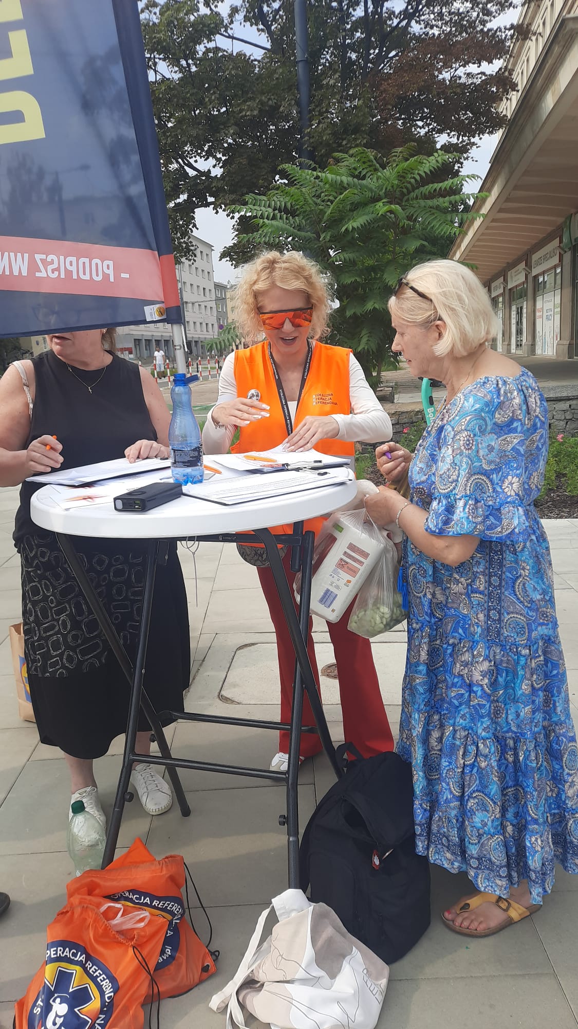 Zbiórka podpisów — Stołeczna Operacja Referendalna