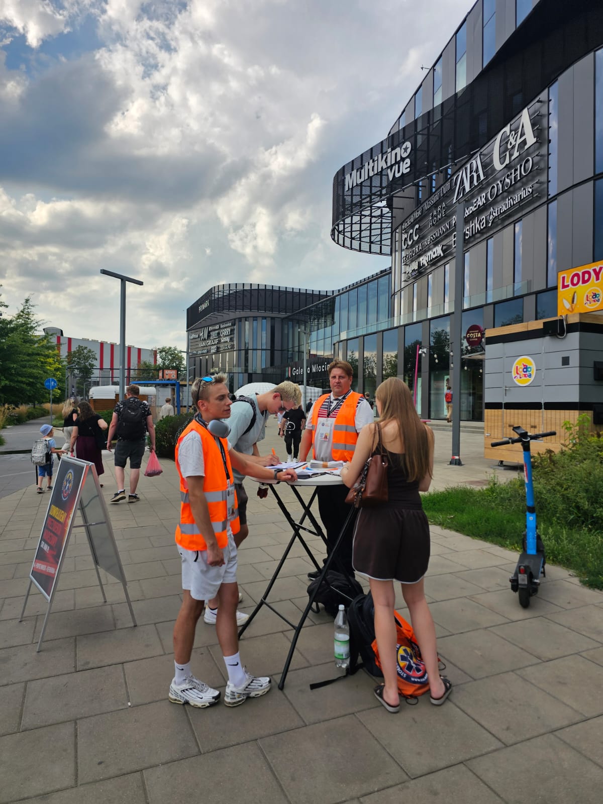 Zbiórka podpisów — Stołeczna Operacja Referendalna