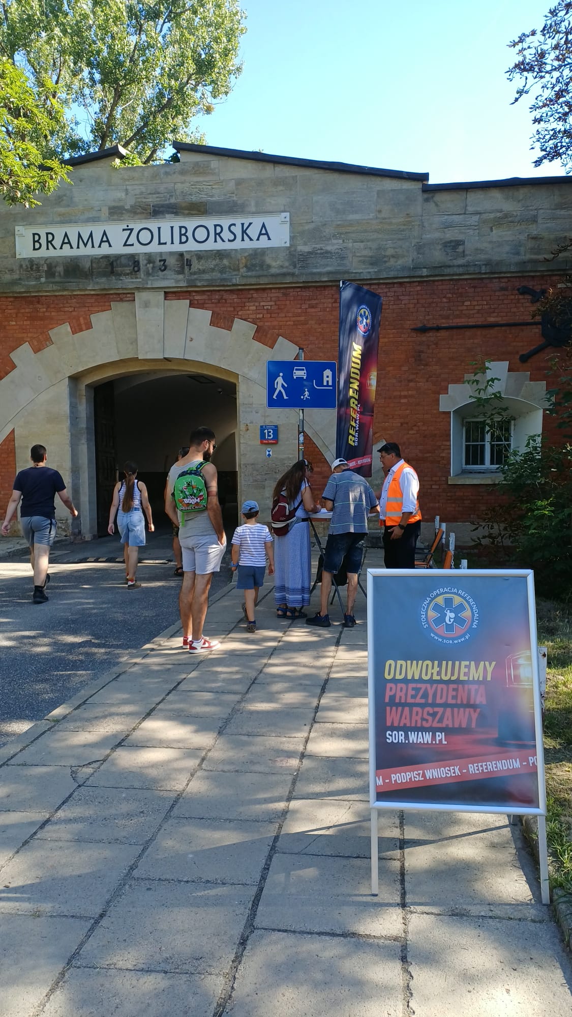 Zbiórka podpisów — Stołeczna Operacja Referendalna